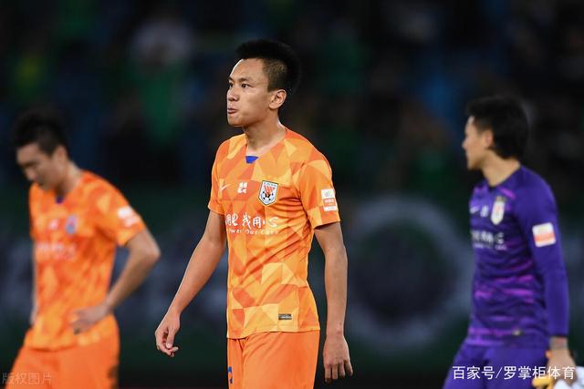 布朗28分绿军险胜狼队5连胜 篮网送国王3连败