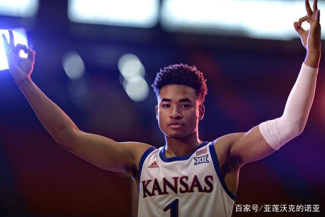 留住核心！陈盈骏3年顶薪合同续约广州队